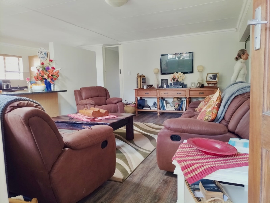 3 Bedroom Property for Sale in Fraaiuitsig Western Cape